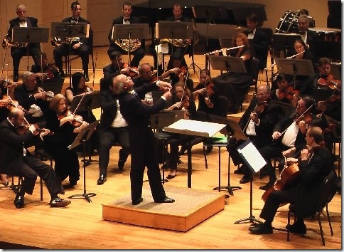 Eduardo Marturet conducts the Miami Symphony Orchestra.07_2