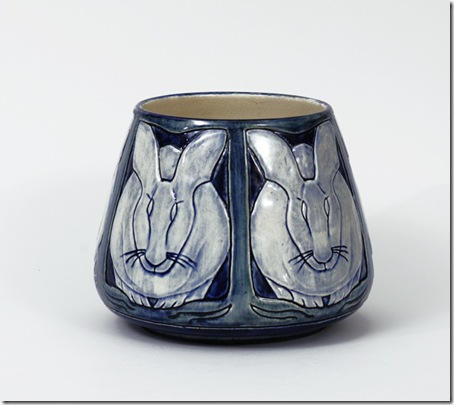 Jardiniere with rabbits (1902), by Marie de Hoa Le Blanc, Newcomb Pottery 