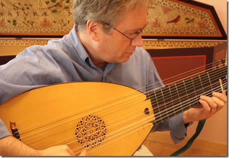 Lutenist David Dolata.