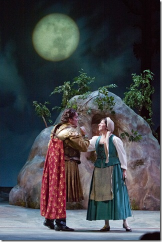 Rafael Dávila and Cristina Castaldi in Verdi’s Giovanna d’Arco, from the Sarasota Opera’s 2009-2010 season. (Photo by Rod Millington)