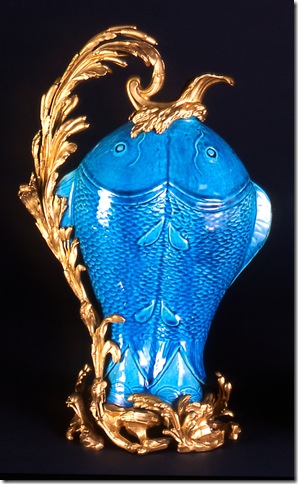 Fish vase with ormolu mount, from the reign of Emperor Jiaqing (1796-1820).