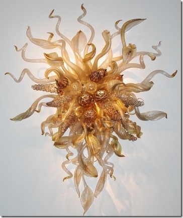 Baroque gold sconce (1999) by Dale Chihuly (Courtesy Encore Glass & Fine Art, Oakbrook, Ill.)