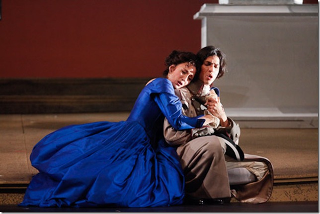 Patricia Risley and Joel Prieto in Così fan Tutte.