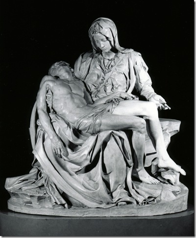Pietà (1499), by Michelangelo Buonarotti, cast made in 1975 from a 1930 original.