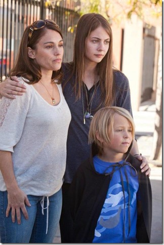 Amy Jo Johnson, Willa Holland, and Lucien Dale in Tiger Eyes.