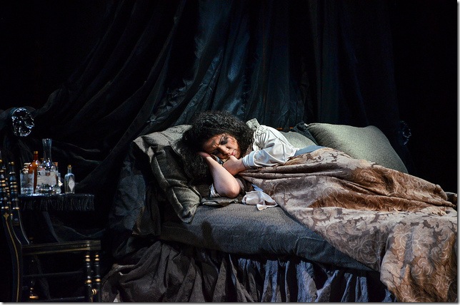 Maria Alejandres in Act III of La Traviata. (Photo by Gaston de Cardenas)