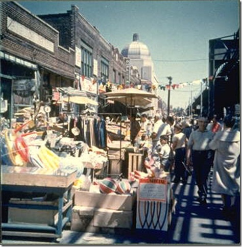 Bazaar in Bensonhurst, c. 1950. (Brooklyn Historical Society)