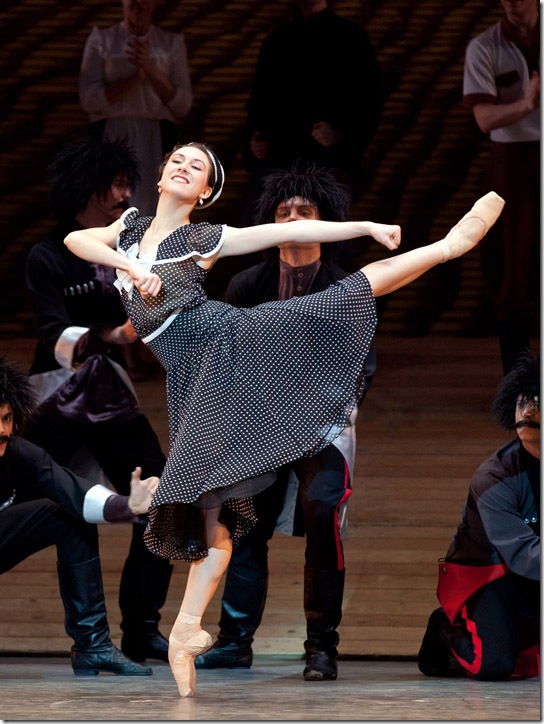 Harid alumna Isabella Boylston dances in The Bright Stream (Ratmansky/Shostakovich) with American Ballet Theatre in 2011.