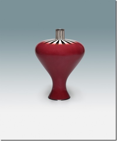 Vase with radiating black and white stripes (c. 1930s), by the Ando Jubei Co. (Courtesy of the Levenson Collection)