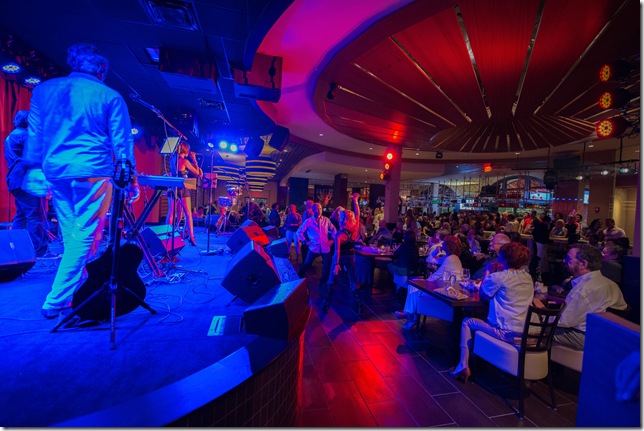 A crowd in the Live Room at Jazziz Nightlife. (Photo courtesy Michael Fagien)
