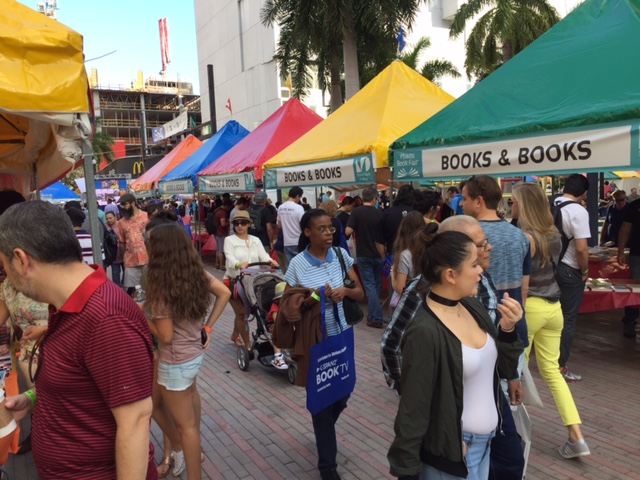 Crowds at the Miami Book Fair on Sunday. (Photo by Chauncey Mabe)