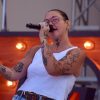 Outlaw persona mixes with middling set for Elle King at SunFest